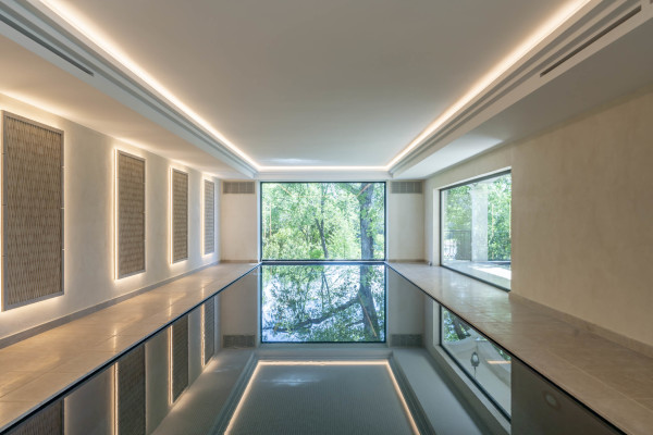 villa in La Colle-sur-Loup : Rent Incredible 7 bedroom domaine in Saint-Paul-de-Vence with 3.8 hectares of land with pool, tennis court and sea views - Photo 39