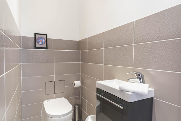 apartment in Cannes : Rent modern 2 bedroom apartment within 5 min walking distance to the Palais - Photo 36