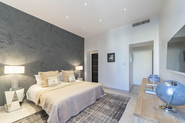 apartment in Cannes : Rent modern 2 bedroom apartment within 5 min walking distance to the Palais - Photo 5