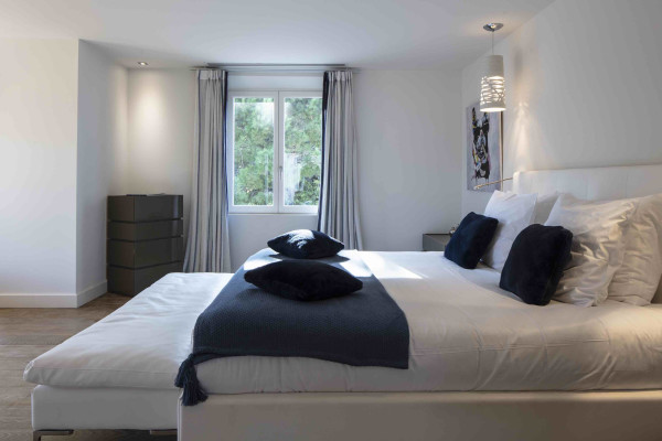 villa in Gassin : Rent majestic 7-bedroom villa  with swimming pool and staff apartment  in Saint Tropez - Photo 24
