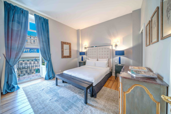 apartment in Cannes : Rent gorgeous 4 bedroom apartment within 5 minutes walk to the Palais - Photo 12