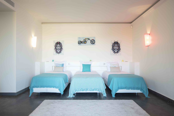 villa in Gassin : Rent majestic 7-bedroom villa  with swimming pool and staff apartment  in Saint Tropez - Photo 29