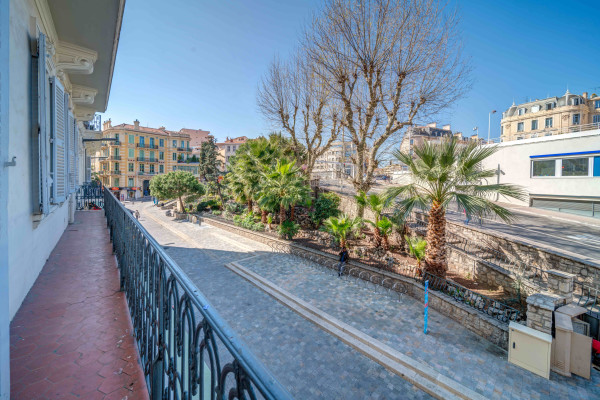 apartment in Cannes : Rent gorgeous 4 bedroom apartment within 5 minutes walk to the Palais - Photo 20