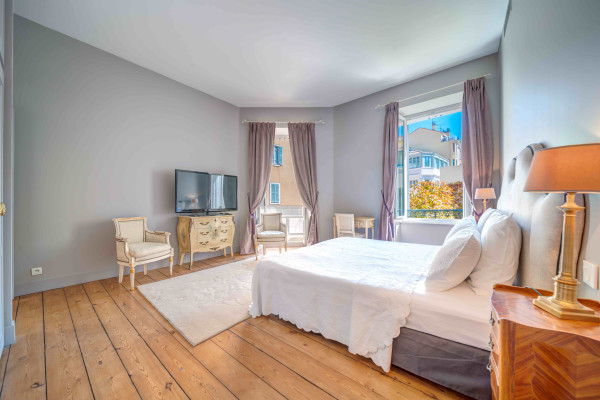 apartment in Cannes : Rent gorgeous 4 bedroom apartment within 5 minutes walk to the Palais - Photo 18