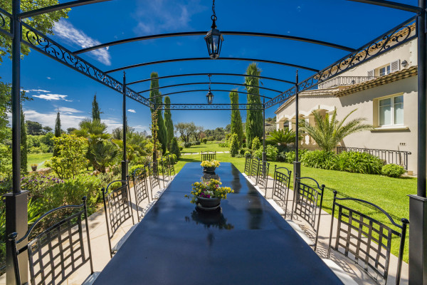 villa in La Colle-sur-Loup : Rent Incredible 7 bedroom domaine in Saint-Paul-de-Vence with 3.8 hectares of land with pool, tennis court and sea views - Photo 36