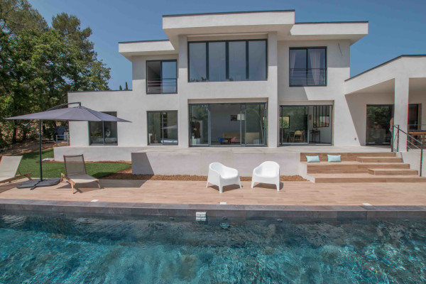 villa in Châteauneuf-Grasse : Rent superb 4-bedroom villa with swimming pool close to Valbonne and a quick 10 minute drive to Mougins school - Photo 40