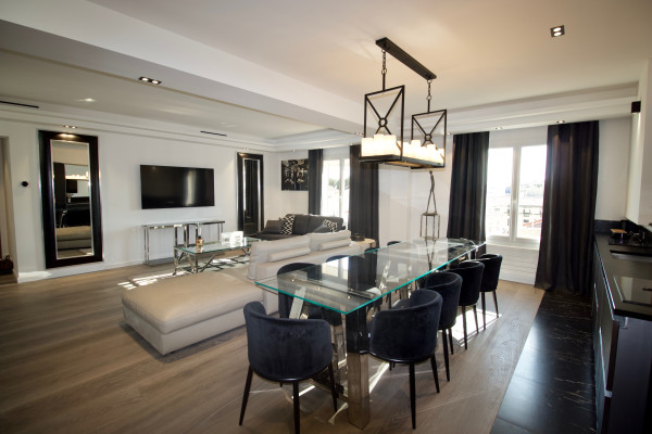 apartment in Cannes : Rent fantastic 3-bedroom apartment in Cannes within seconds from the Croisette and 3 minutes to the Palais des Festivals - Photo 3