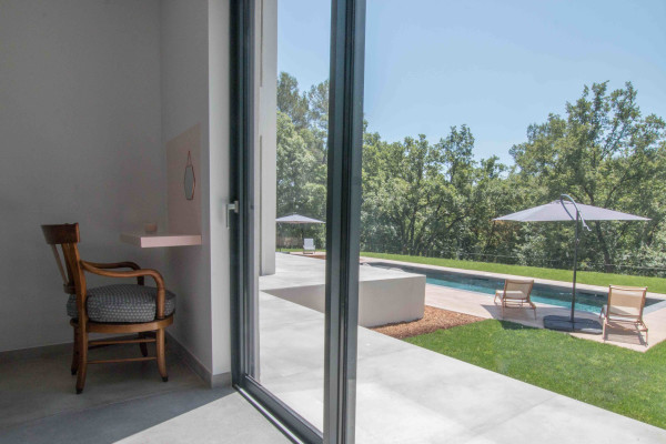 villa in Châteauneuf-Grasse : Rent superb 4-bedroom villa with swimming pool close to Valbonne and a quick 10 minute drive to Mougins school - Photo 19