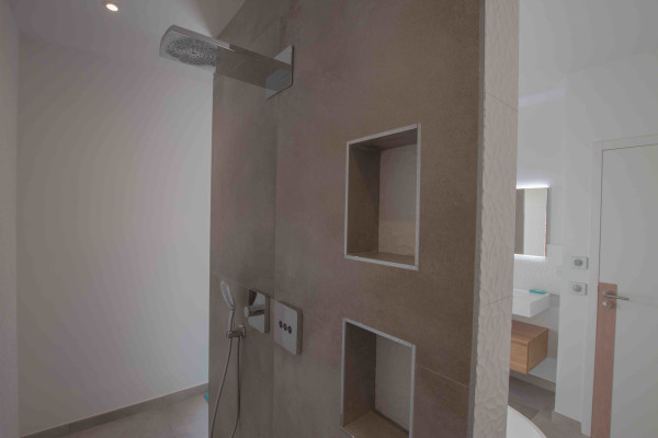 villa in Châteauneuf-Grasse : Rent superb 4-bedroom villa with swimming pool close to Valbonne and a quick 10 minute drive to Mougins school - Photo 34