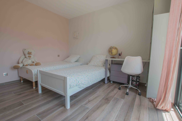 villa in Châteauneuf-Grasse : Rent superb 4-bedroom villa with swimming pool close to Valbonne and a quick 10 minute drive to Mougins school - Photo 28