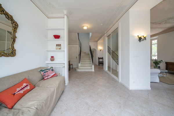 villa in Cap d'Antibes : Rent lovely 6 bedroom ( 5 guests + 1 for staff/teenagers) villa on the Cap d'Antibes within walking distance to the beach - Photo 17