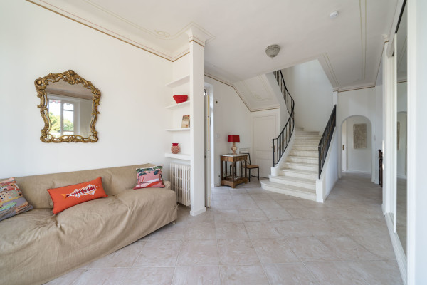 villa in Cap d'Antibes : Rent lovely 6 bedroom ( 5 guests + 1 for staff/teenagers) villa on the Cap d'Antibes within walking distance to the beach - Photo 15