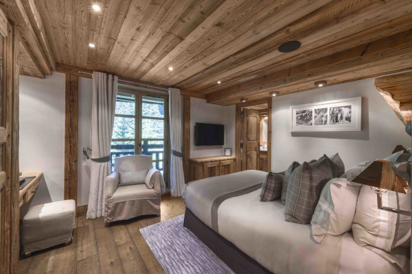 villa in Courchevel : Rent a luxury Chalet in Courchevel 1850, Ski in / Ski out, 7 bedrooms, indoor Swimming pool - Photo 17