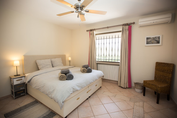 villa in Valbonne : Rent a Large Villa with Pool and View close to Valbonne Village - Photo 14
