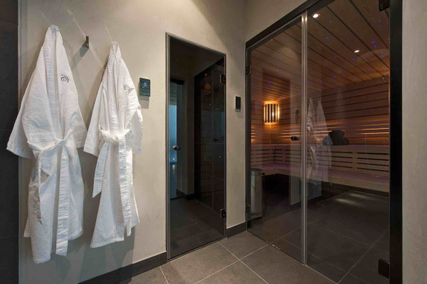 villa in Verbier : Rent estate comprised of 2 luxury chalets in Verbier with spa as well as a chalet for staff - Photo 33