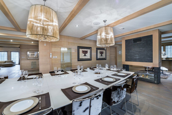 villa in Courchevel : Rent this Ski in/ ski out Chalet in Courchevel 1650 - Photo 2