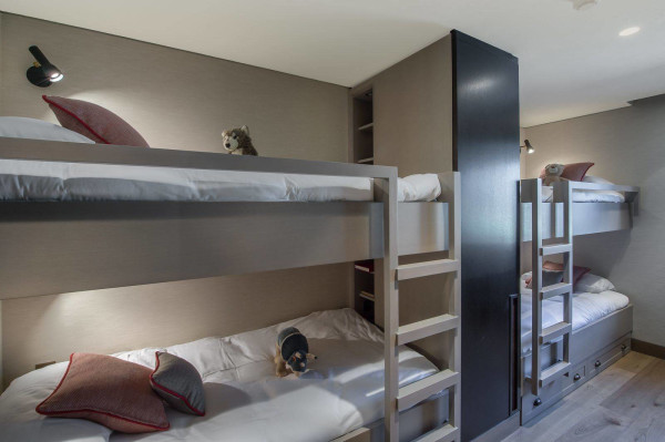 villa in Courchevel : Rent this 8 bedrooms luxury chalet in Nogentil Courchevel 1850 - Photo 12