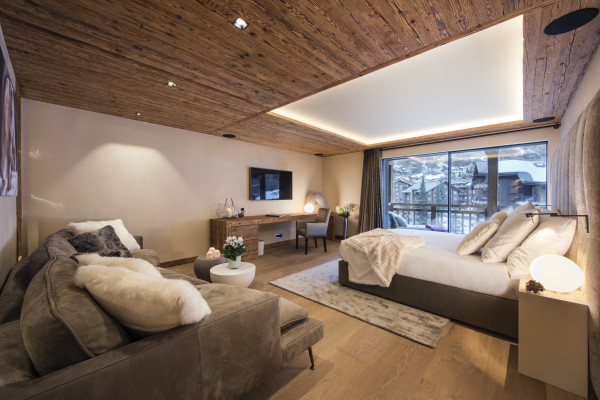 villa in Zermatt : Rent a luxury chalet with a perfect location in Zermatt - Photo 2