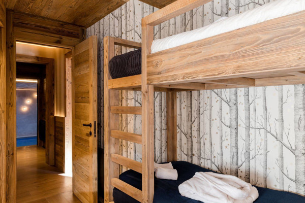 villa in Méribel : Rent this 6 bedroom chalet in a quiet area in Mussilon - Photo 20