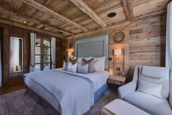 villa in Courchevel : Rent a luxury Chalet in Courchevel 1850, Ski in / Ski out, 7 bedrooms, indoor Swimming pool - Photo 13