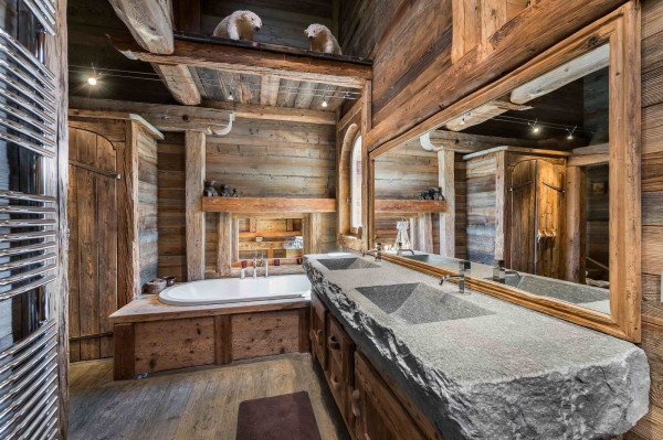 villa in Méribel : Rent this authentic chalet in Méribel Village with a lovely spa - Photo 16