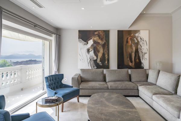 villa in Cannes : Rent stunning 8 bedroom chateau in the center of Cannes with sea views, pool and easy access to the Croisette and beaches - Photo 41
