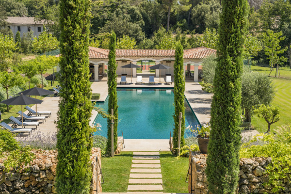 villa in La Colle-sur-Loup : Rent Incredible 7 bedroom domaine in Saint-Paul-de-Vence with 3.8 hectares of land with pool, tennis court and sea views - Photo 61