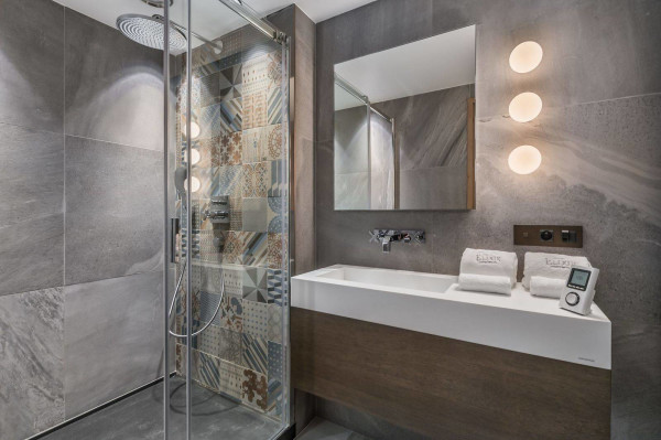 villa in Courchevel : Rent a brand new chalet of 900 sqm located in Courchevel 1850 - Photo 14