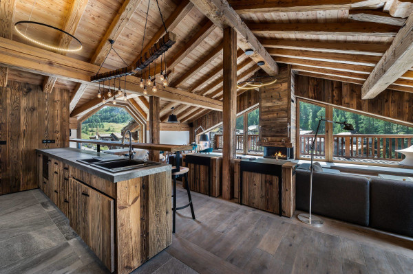 villa in Val d'Isere : Rent this chalet in Le Fornet, 200 m from the slopes. - Photo 4