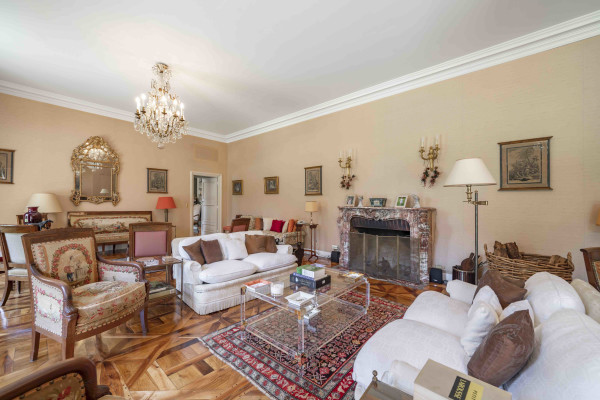 villa in Valbonne : Rent a unique Domaine between Mougins and Valbonne located on prestigious grounds of a total of 18 hectars with a tennis court. - Photo 33