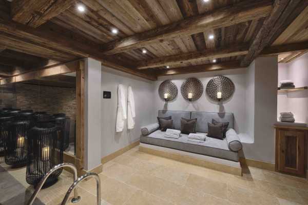 villa in Courchevel : Rent a luxury Chalet in Courchevel 1850, Ski in / Ski out, 7 bedrooms, indoor Swimming pool - Photo 26