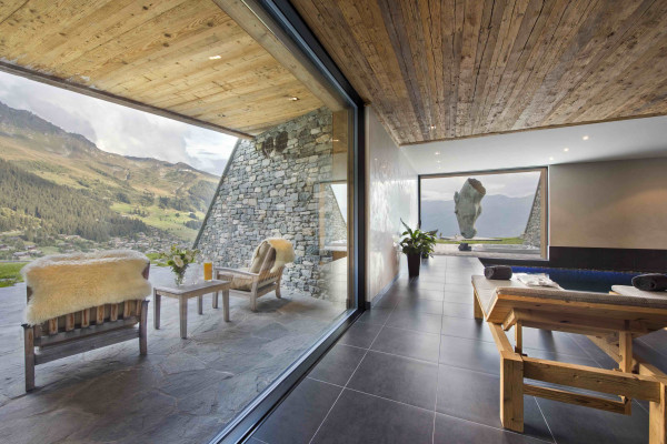 villa in Verbier : Rent estate comprised of 2 luxury chalets in Verbier with spa as well as a chalet for staff - Photo 109