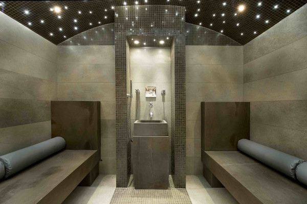 villa in Courchevel : Rent a luxury Chalet in Courchevel 1850, Ski in / Ski out, 7 bedrooms, indoor Swimming pool - Photo 27