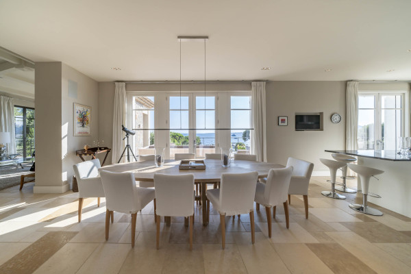 villa in Cap d'Antibes : Amazing sea view for this 6 bedroom villa located at 150m from the beach. - Photo 21