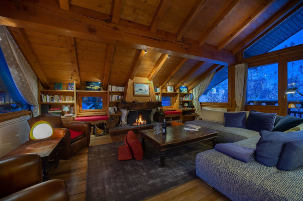 villa in Méribel : Rent this Family chalet which can welcome 15 people near the resort center. - Photo 1