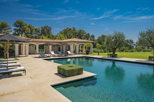 villa in La Colle-sur-Loup : Rent Incredible 7 bedroom domaine in Saint-Paul-de-Vence with 3.8 hectares of land with pool, tennis court and sea views - Photo 59