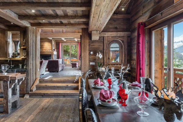 villa in Méribel : Rent this authentic chalet in Méribel Village with a lovely spa - Photo 2