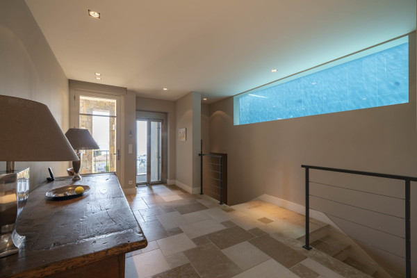 villa in Cap d'Antibes : Amazing sea view for this 6 bedroom villa located at 150m from the beach. - Photo 37