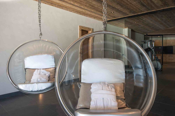 villa in Verbier : Rent estate comprised of 2 luxury chalets in Verbier with spa as well as a chalet for staff - Photo 37