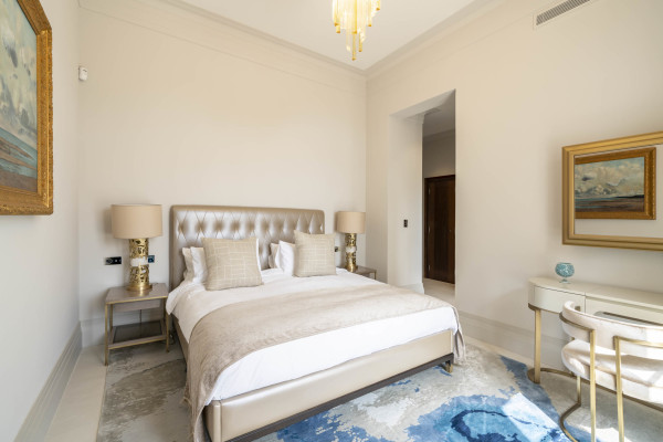 villa in Cannes : Rent stunning 8 bedroom chateau in the center of Cannes with sea views, pool and easy access to the Croisette and beaches - Photo 24