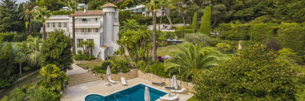 villa in Cannes : Rent stunning 8 bedroom chateau in the center of Cannes with sea views, pool and easy access to the Croisette and beaches - Photo 70