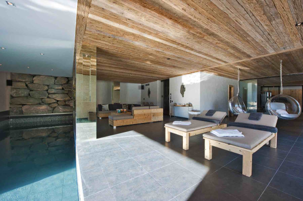 villa in Verbier : Rent estate comprised of 2 luxury chalets in Verbier with spa as well as a chalet for staff - Photo 39