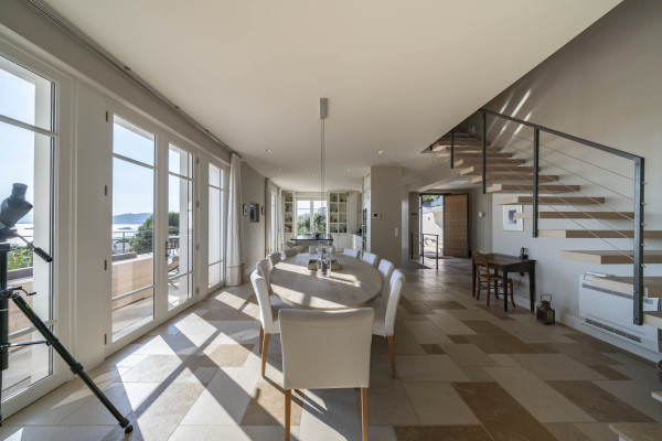villa in Cap d'Antibes : Amazing sea view for this 6 bedroom villa located at 150m from the beach. - Photo 19