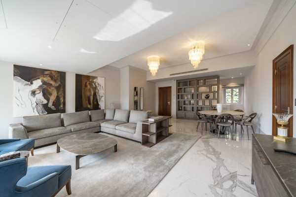 villa in Cannes : Rent stunning 8 bedroom chateau in the center of Cannes with sea views, pool and easy access to the Croisette and beaches - Photo 44