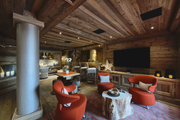 villa in Courchevel : Rent a luxury Chalet in Courchevel 1850, Ski in / Ski out, 7 bedrooms, indoor Swimming pool - Photo 32