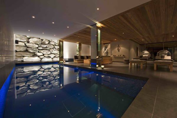 villa in Verbier : Rent estate comprised of 2 luxury chalets in Verbier with spa as well as a chalet for staff - Photo 54