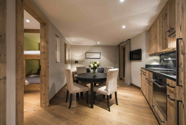 villa in Verbier : Rent estate comprised of 2 luxury chalets in Verbier with spa as well as a chalet for staff - Photo 98