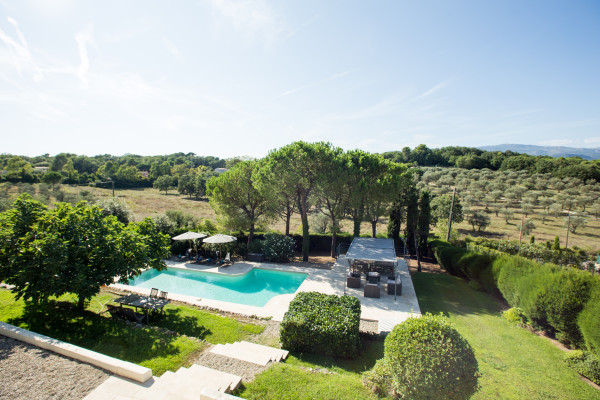 villa in Valbonne : Rent a Large Villa with Pool and View close to Valbonne Village - Photo 3