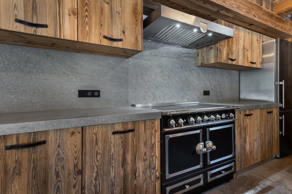 villa in Val d'Isere : Rent this chalet in Le Fornet, 200 m from the slopes. - Photo 5