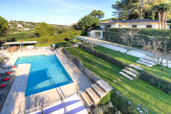 villa in Valbonne : Rent a Large Villa with Pool and View close to Valbonne Village - Photo 23